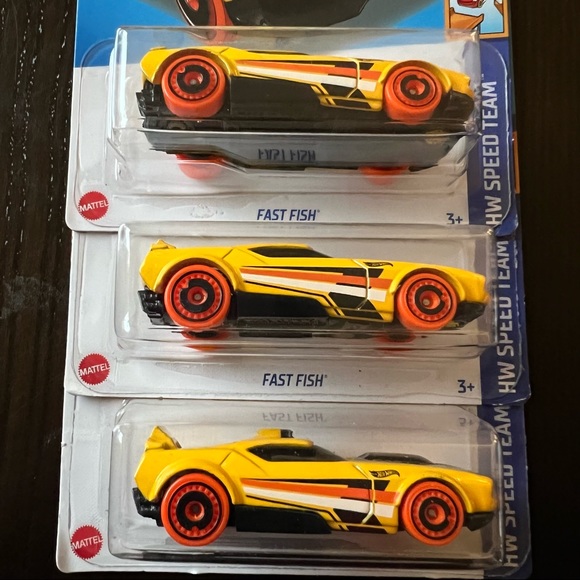 Hot Wheels Speed Team Yellow Fast Fish #2 of 5 #41 of 250 Lot of 3 - Picture 2 of 5